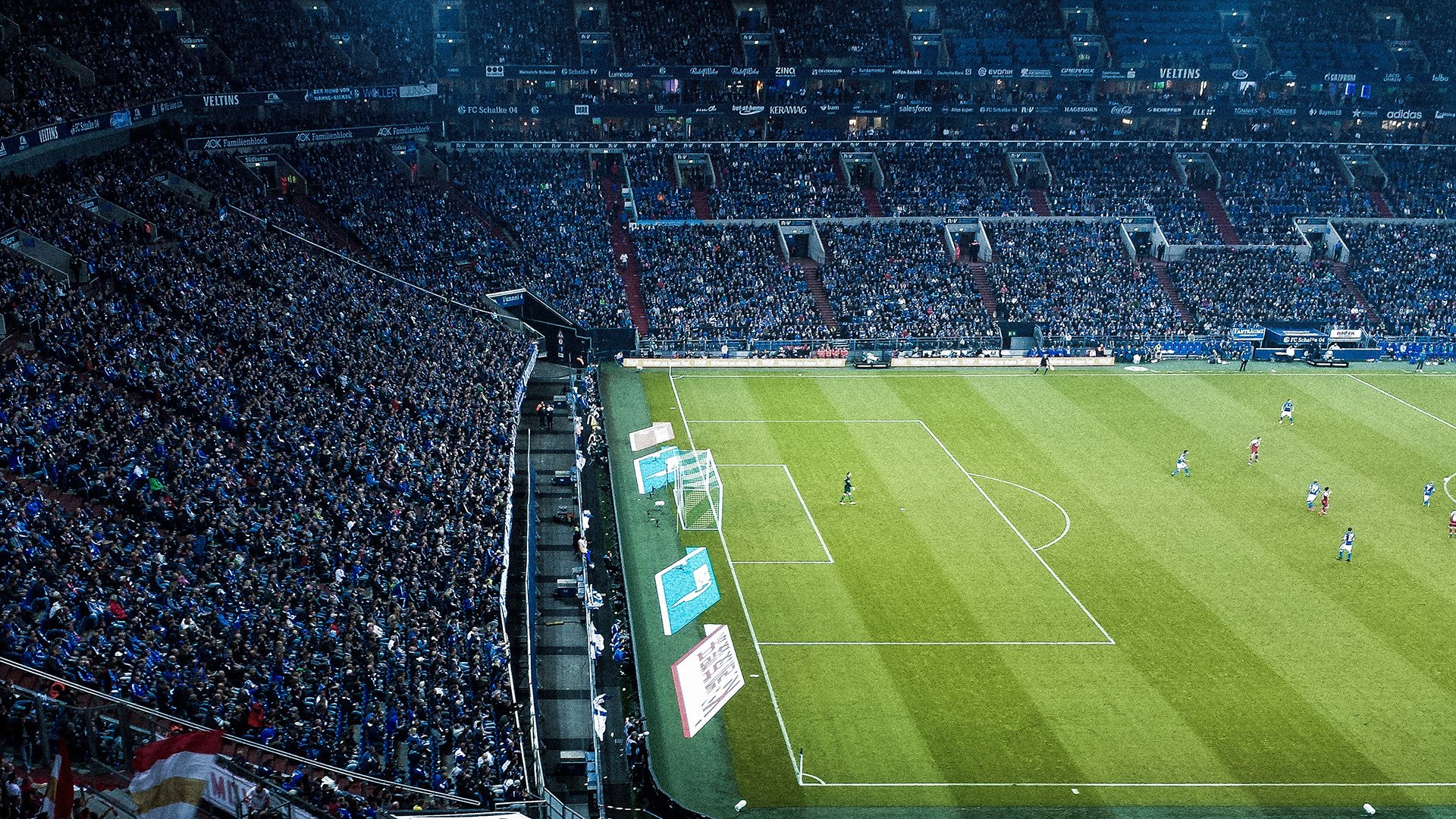 跨界合作：体育+娱乐+科技共同谱写篮球新篇章，跨界篮球中心